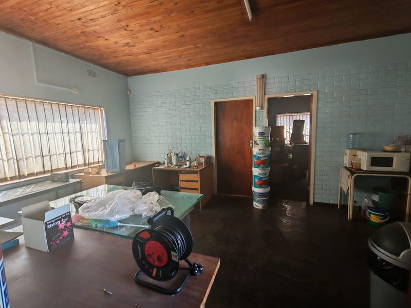 PRIME COMMERCIAL RENTAL IN PRETORIA NORTH! - Photo 9