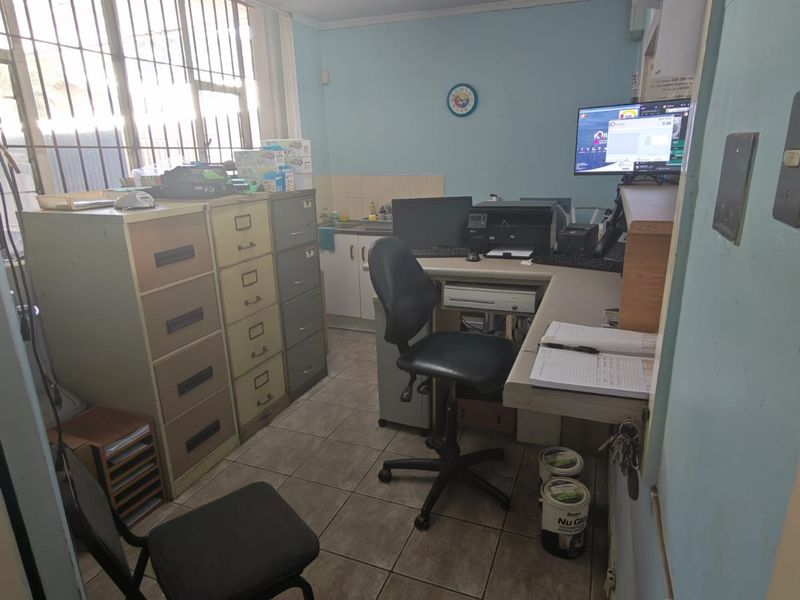 PRIME COMMERCIAL RENTAL IN PRETORIA NORTH! - Photo 4