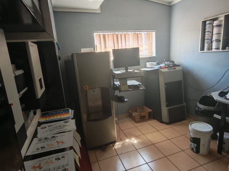 PRIME COMMERCIAL RENTAL IN PRETORIA NORTH! - Photo 5