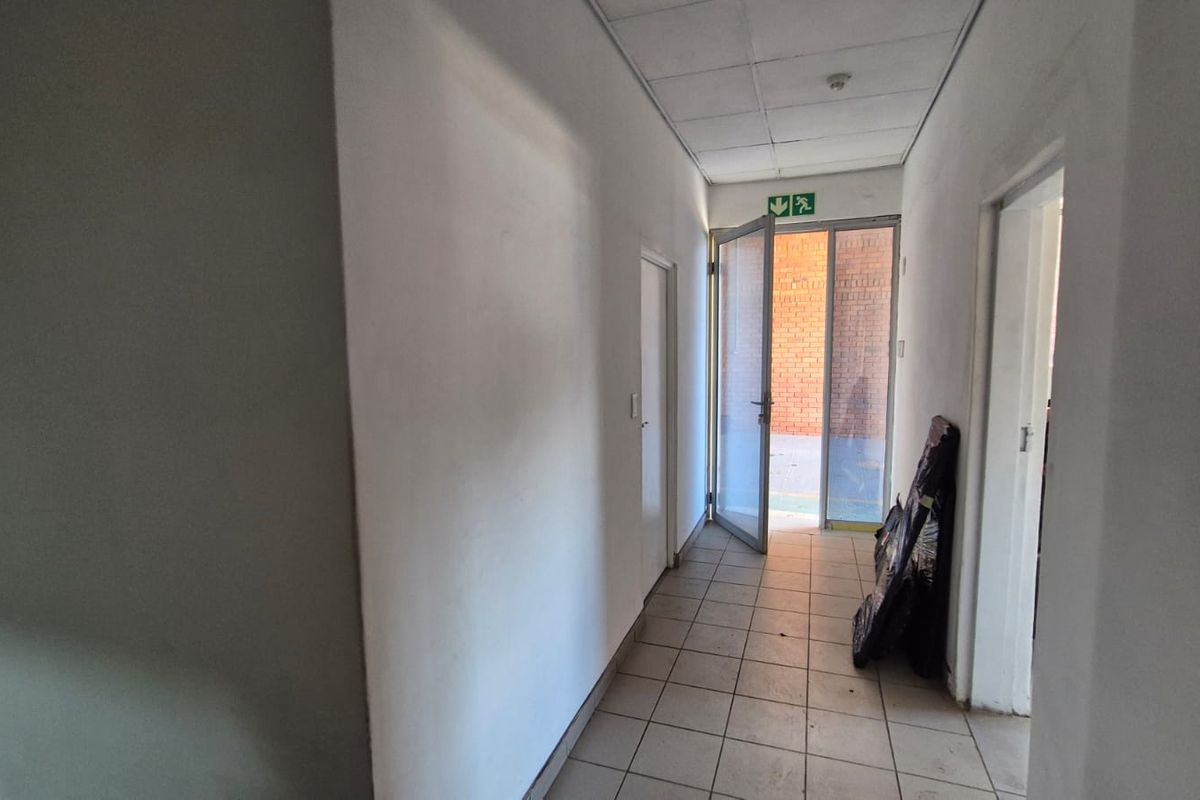 Accessible Versatile 772m2 Warehouse To Let in Samcor Park, Pretoria East, Secure Industrial Hub - Photo 2