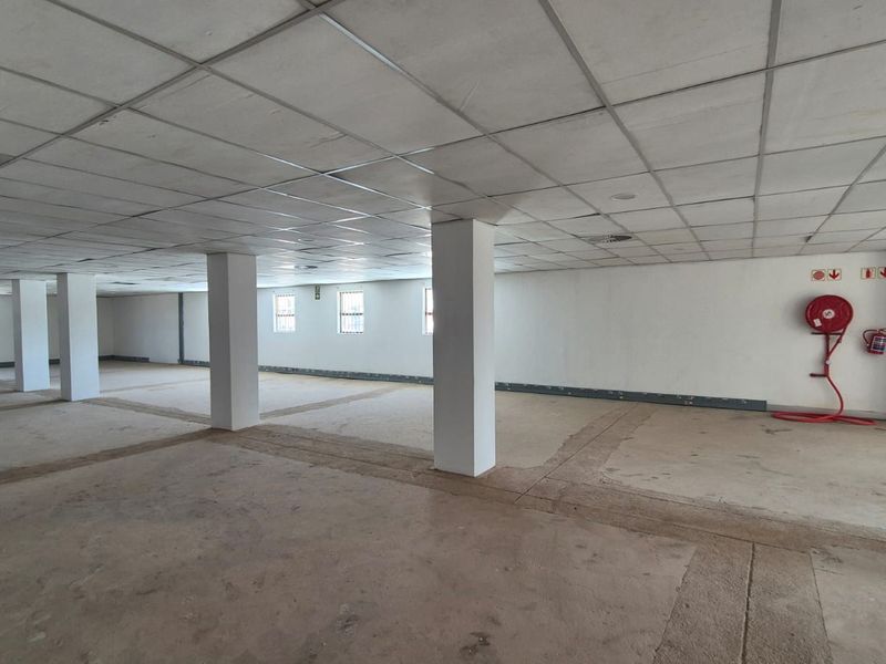Ready-To-Operate Secure 1,342m2 Warehouse and offices in Samcor Park, Pretoria East - Photo 9