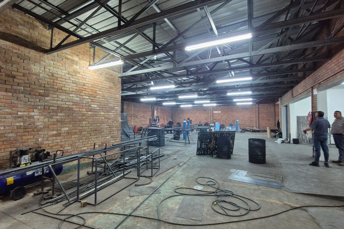 Ready-To-Operate Secure 1,342m2 Warehouse and offices in Samcor Park, Pretoria East - Photo 3