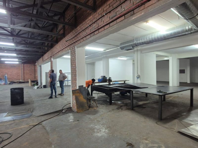 Ready-To-Operate Secure 1,342m2 Warehouse and offices in Samcor Park, Pretoria East - Photo 4