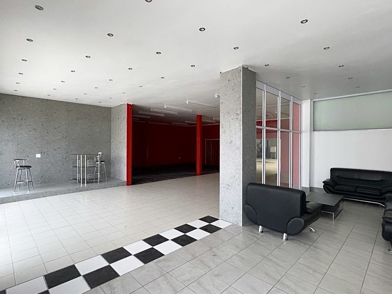 Unleash Your Business Potential in a Premier Location. - Photo 4