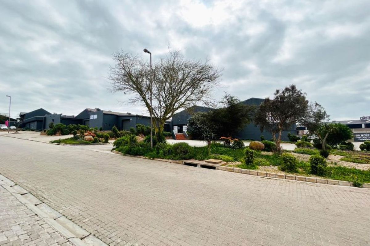 Industrial investment opportunity in Vredenburg - Photo 2