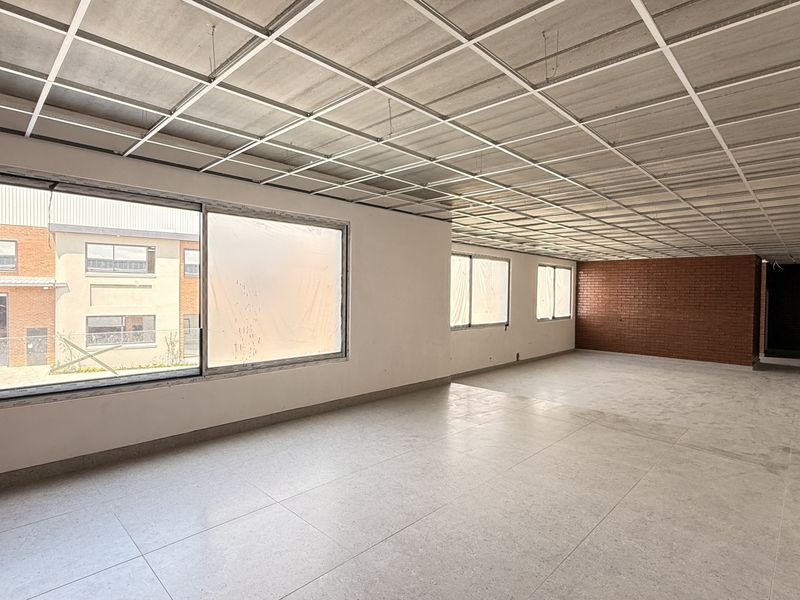 Ultra-Modern High-Clearance 1,057m2 Warehouse, Prime Samrand Logistics Hub with N1 Access - Photo 8