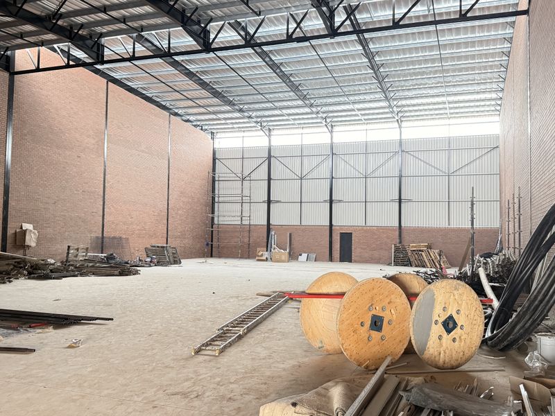 Ultra-Modern High-Clearance 1,057m2 Warehouse, Prime Samrand Logistics Hub with N1 Access - Photo 10