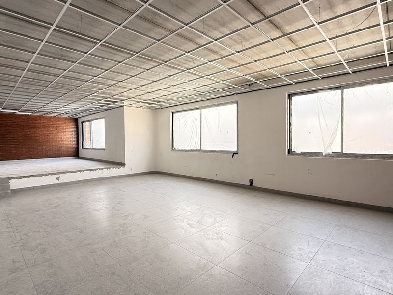 Ultra-Modern High-Clearance 1,057m2 Warehouse, Prime Samrand Logistics Hub with N1 Access - Photo 7