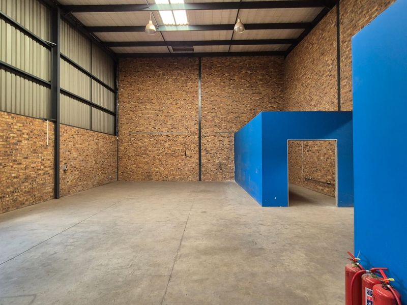 Secure A-Grade Warehouse 209m2, Prime N4 Gateway Industrial Park with Excellent Truck Access - Photo 2