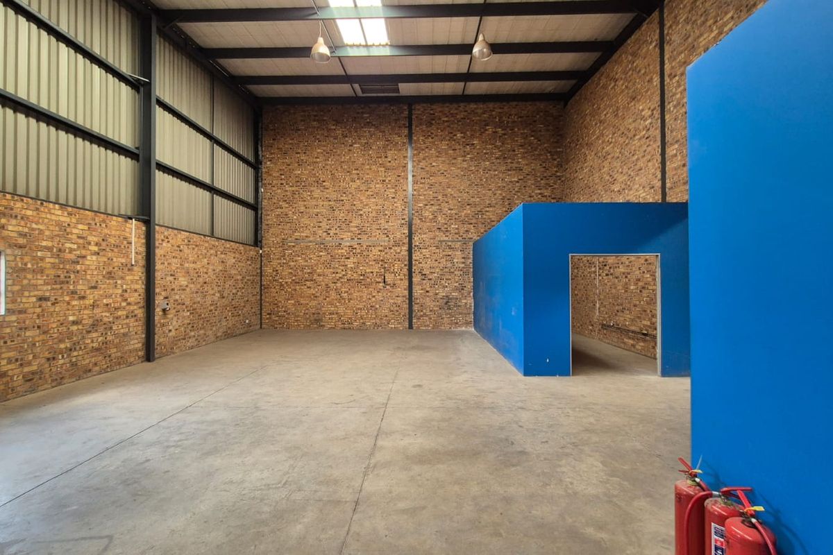 Secure A-Grade Warehouse 209m2, Prime N4 Gateway Industrial Park with Excellent Truck Access - Photo 2