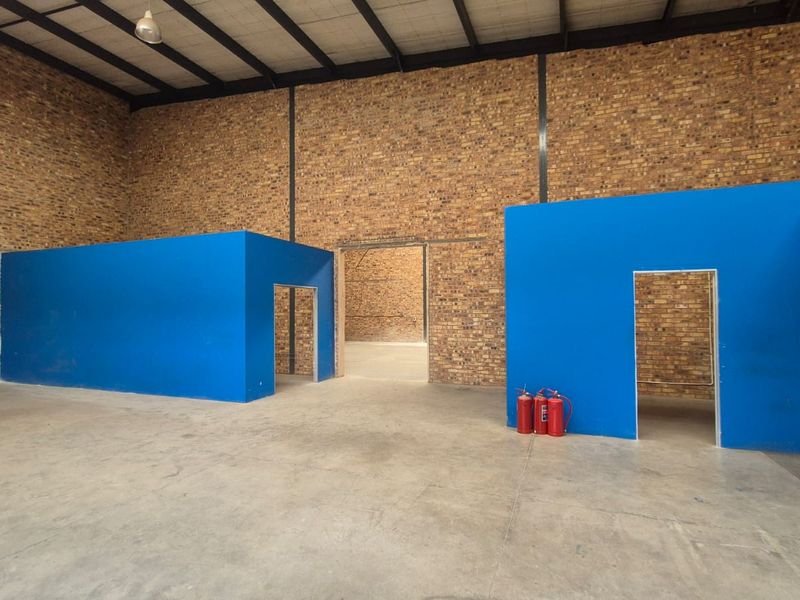 Secure A-Grade Warehouse 209m2, Prime N4 Gateway Industrial Park with Excellent Truck Access - Photo 3