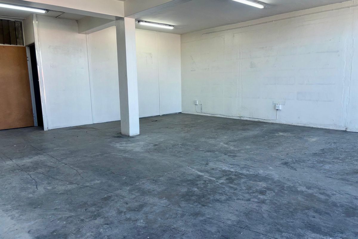 Versatile Industrial Unit with Shopfront Exposure - Photo 3