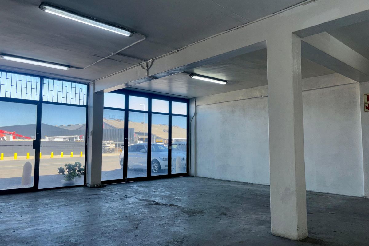 Versatile Industrial Unit with Shopfront Exposure - Photo 4