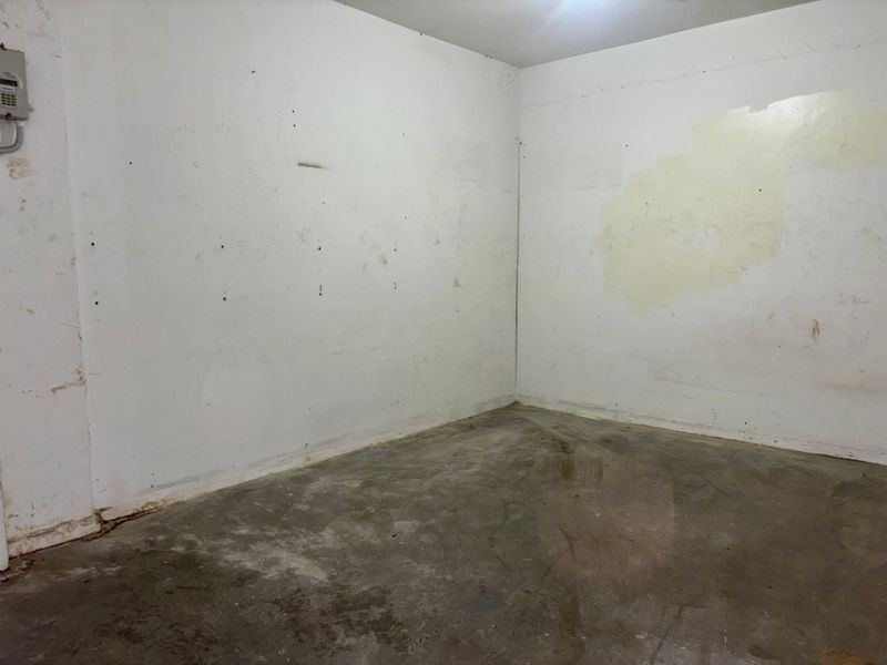 Versatile Industrial Unit with Shopfront Exposure - Photo 5