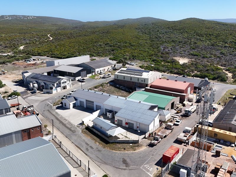 Recently updated industrial unit for Sale in Struisbaai - Photo 10