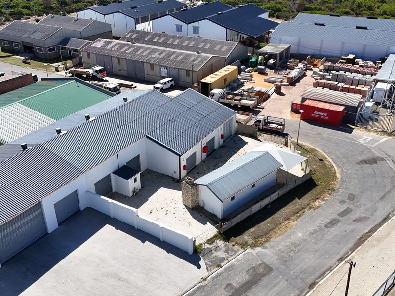 Recently updated industrial unit for Sale in Struisbaai - Photo 3
