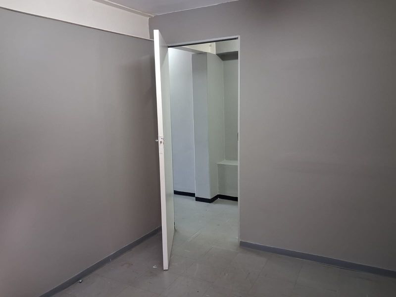 Ground floor Exclusive Centrally located, Prime Office space  to let in Quigney - Photo 10