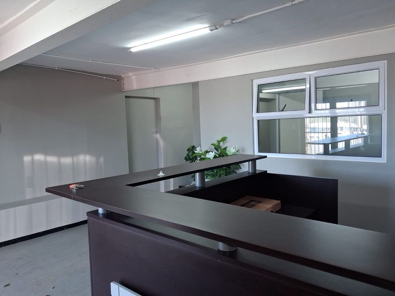 Ground floor Exclusive Centrally located, Prime Office space  to let in Quigney - Photo 2