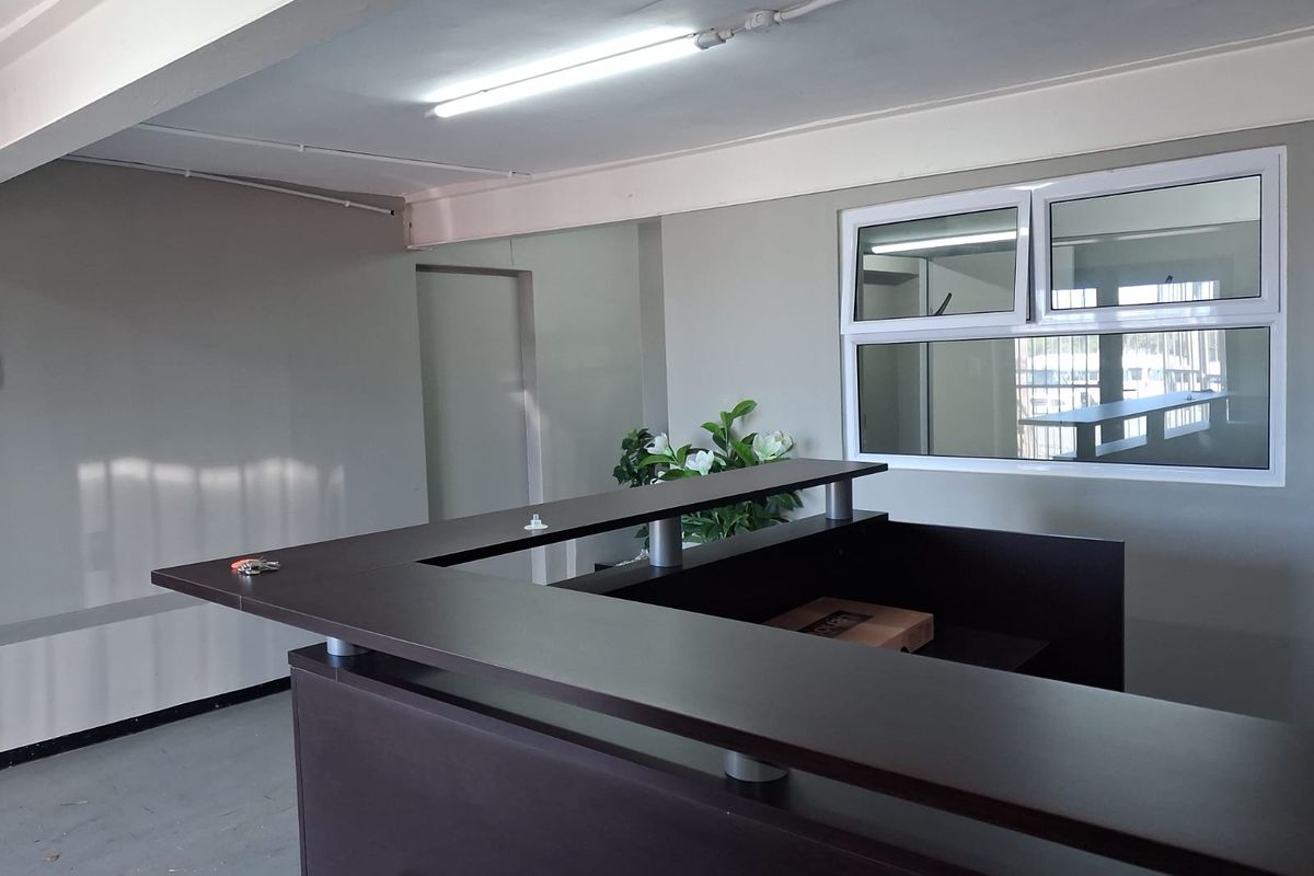 Ground floor Exclusive Centrally located, Prime Office space  to let in Quigney - Photo 2