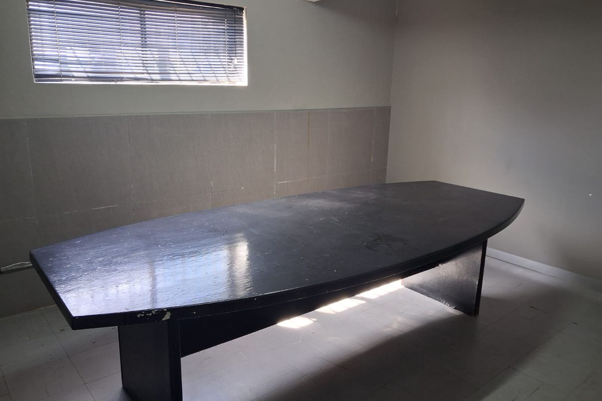 Ground floor Exclusive Centrally located, Prime Office space  to let in Quigney - Photo 3