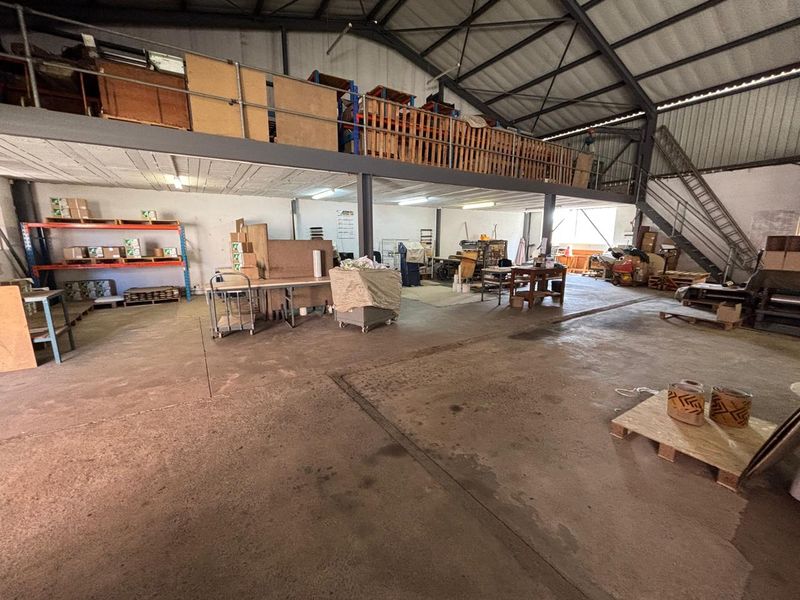 650sqm factory for sale in Mkondeni, Pmb for R3 500 000-00 plus Vat. - Photo 7