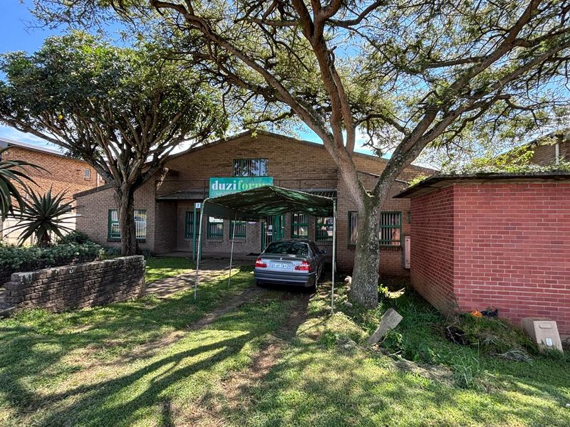 650sqm factory for sale in Mkondeni, Pmb for R3 500 000-00 plus Vat. - Photo 3