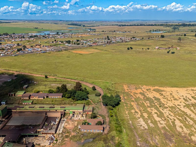 175Ha Land with Mining rights for sale - Photo 3