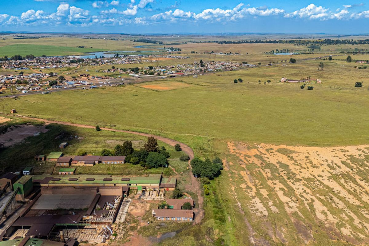 175Ha Land with Mining rights for sale - Photo 3