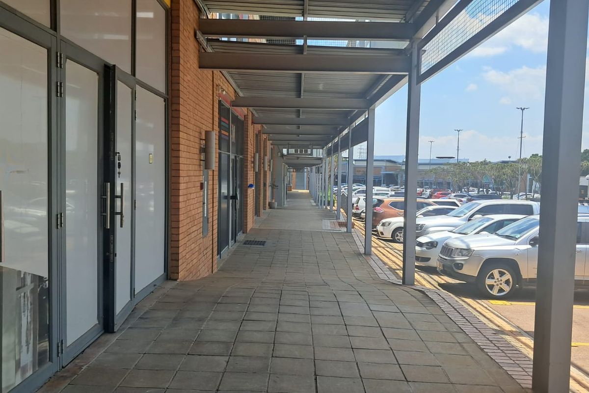 251m2 Warehouse TO LET in Eco Park - Photo 4