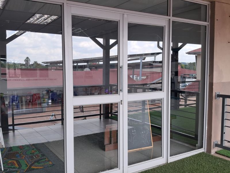 74m2 Unit to let in Pierre van Ryneveld - Photo 3