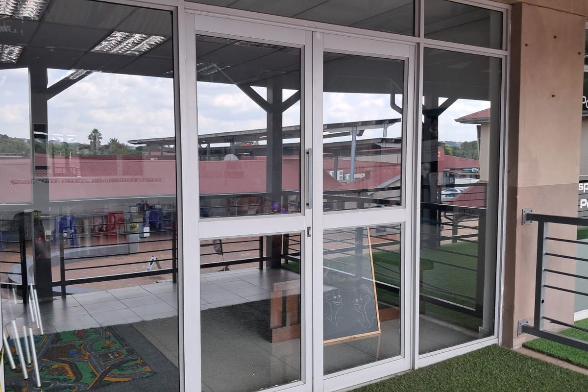 74m2 Unit to let in Pierre van Ryneveld - Photo 3