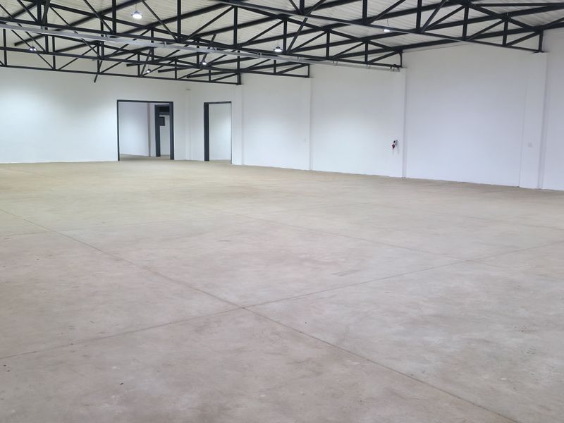 1500m2 shop to rent in Elti Villas, Louis Trichardt - Photo 3