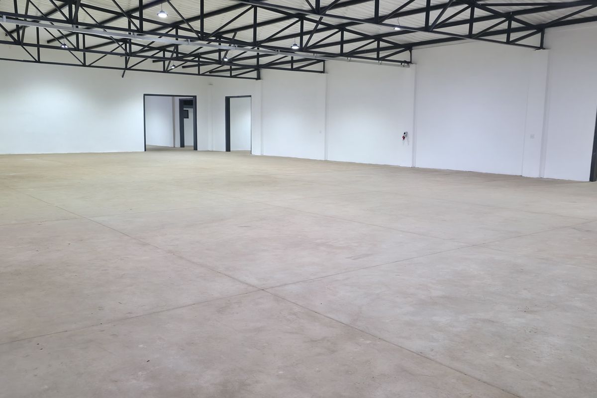 1500m2 shop to rent in Elti Villas, Louis Trichardt - Photo 3