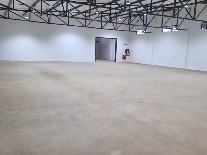1500m2 shop to rent in Elti Villas, Louis Trichardt - Photo 4