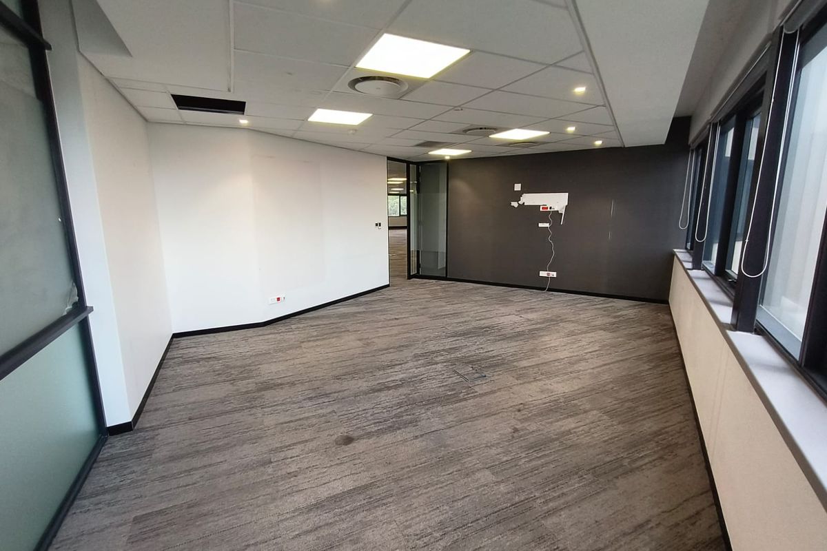 Prime 309m2 Office To Let in Irene Link Precinct – Premium, Secure & Energy-Efficient - Photo 4