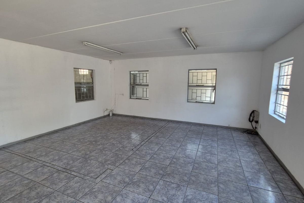 Secure & Versatile 319m2 Warehouse Unit Available in Silvertondale’s Silver Park - Photo 3