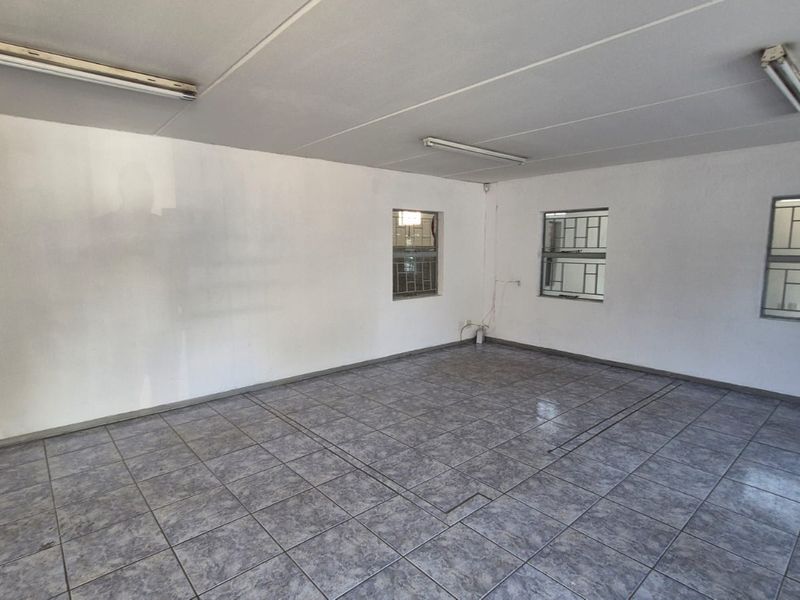 Secure & Versatile 319m2 Warehouse Unit Available in Silvertondale’s Silver Park - Photo 4