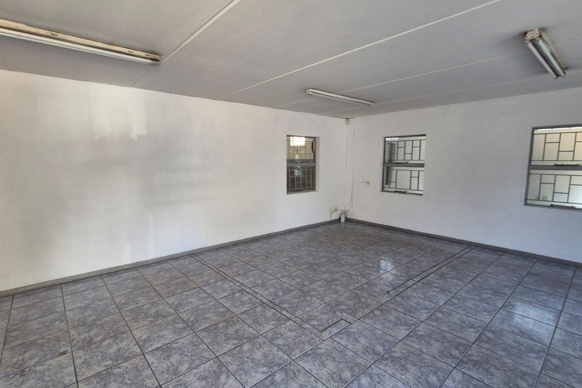 Secure & Versatile 319m2 Warehouse Unit Available in Silvertondale’s Silver Park - Photo 4