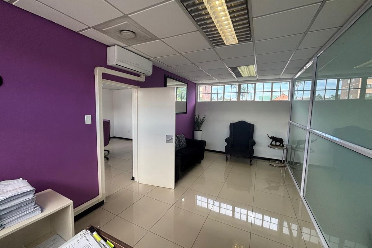 201sqm Office to rent in Pmb CBD at R17029-00 per month plus Vat - Photo 5