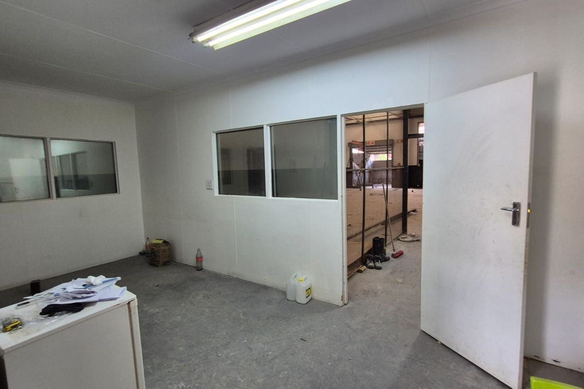 292m2 Warehouse To Let In Silvertondale – Secure, Functional & Move-In Ready - Photo 3