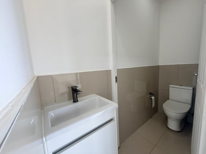 Upmarket Office or Showroom in Ballito Central! - Photo 4