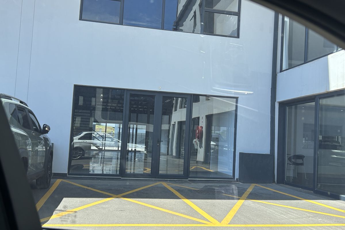 Upmarket Office or Showroom in Ballito Central! - Photo 5