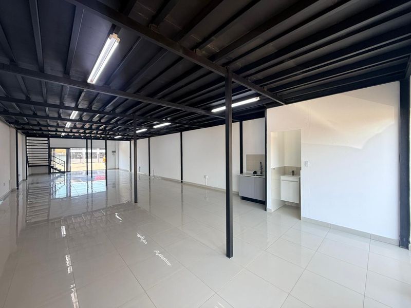 Upmarket Office or Showroom in Ballito Central! - Photo 2