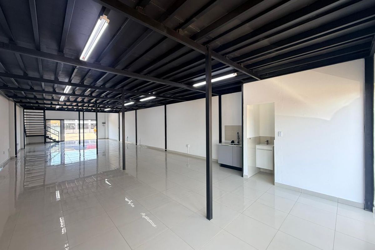 Upmarket Office or Showroom in Ballito Central! - Photo 2