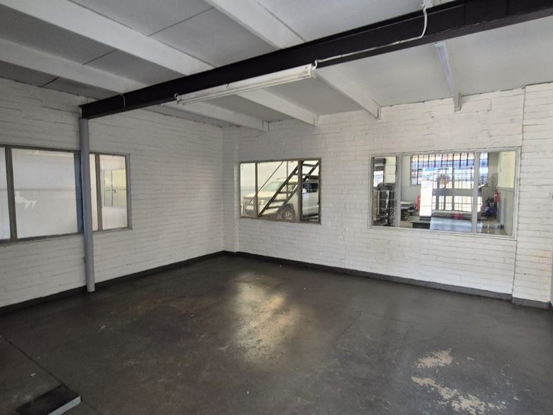 To Let 339m2 Mini Warehouse In Silvertondale – Versatile, Power-Packed & Secure - Photo 3