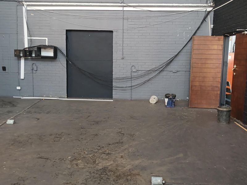 Mini Factory Rental Monthly In Johannesburg - Photo 7