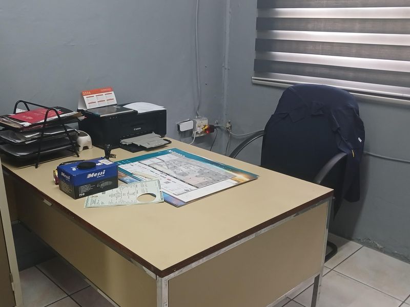 Workshop Rental Monthly In Johannesburg - Photo 8