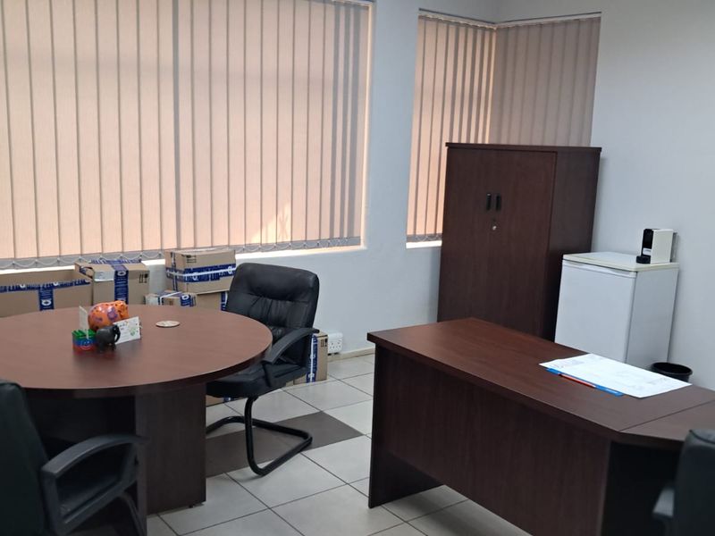 5257m2 Warehouse with yard TO LET in Clayville ex 14 - Photo 10