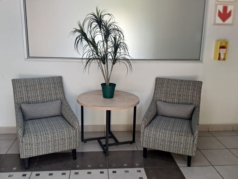 5257m2 Warehouse with yard TO LET in Clayville ex 14 - Photo 2