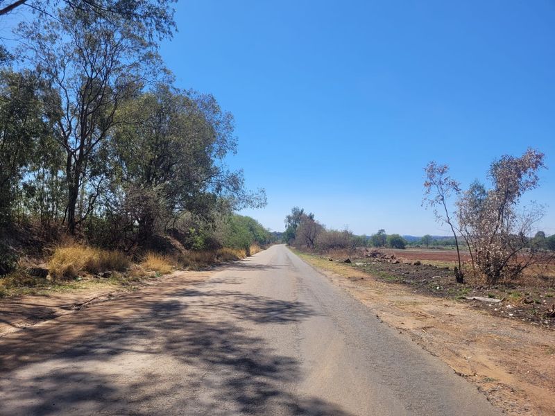 One Hectare yard space To Let in Clayville - Photo 5